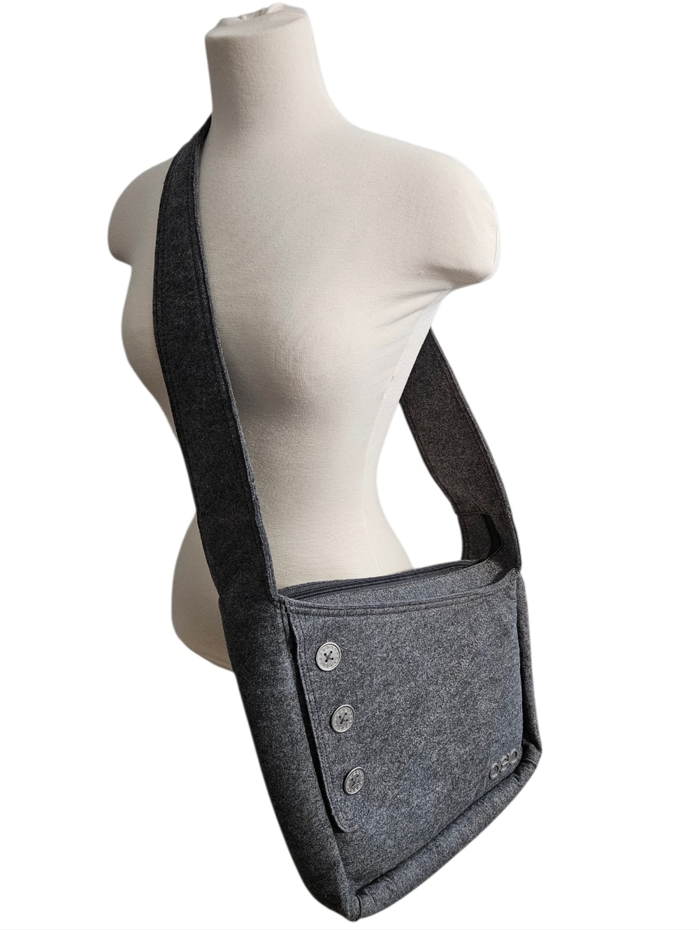 Ogio Brooklyn Gray Felt Crossbody Tablet Bag - Picture 4 of 11